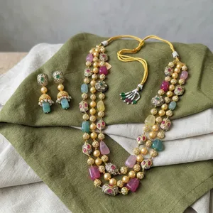 Conjunto de collar de 3 capas con cuentas de perlas multicolor, joyería nupcial india, aretes para mujer - Product Image 4