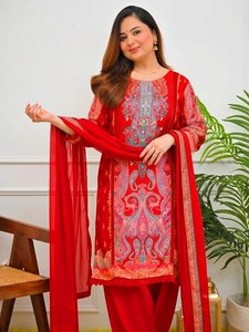 Conjunto de traje Salwar de seda pashmina roja con estampado de paisley y dupatta a juego - Product Image 3