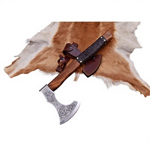Hache Viking artisanale personnalisée, gravée avec un nœud celtique, en acier à haute teneur en carbone, hache à barbe, manche gainé de cuir tressé - Product Image 1