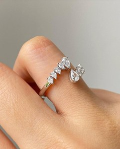 Anillo de banda cruzada con corte de pera de moissanita, diseño creativo, plata 925 original, para mujer, regalo para parejas - Product Image 4