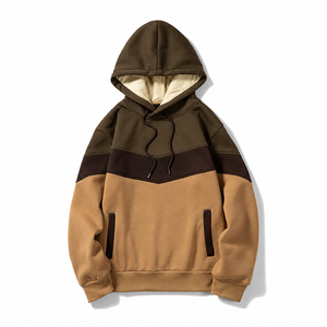 Sweat à capuche color block pour homme avec panneau chevron contrastant sur la poitrine, capuche à cordon réglable et poches latérales. - Product Image 6