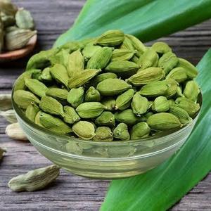 NIRVAN GLOBAL Cardamomo Verde (Elaichi) Fresco, Crudo, Puro, Natural, Certificado por FSSAI, Vainas Enteras, 12 Meses de Duración, Desde Delhi - Product Image 2