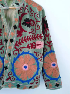 Wholesale Reversible Vintage Embroidered Floral Pattern 100% <b>Velvet</b> Bomber <b>Jacket</b>-Eco-Friendly Windproof Autumn/Winter Cotton - Product Image 4