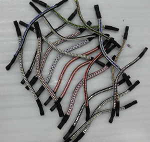 Productos de caballo de cuero negro puro con cristales de cadena blanca - Product Image 2