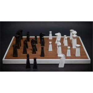 Jeu d'échecs en bois artisanal haut de gamme, pièces abstraites modernes en polyrésine, jeux de société professionnels haut de gamme pour adultes, cadeau - Product Image 1