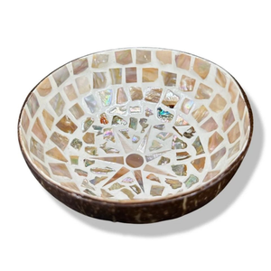 Juego de Cuchara y Tazón de Cáscara de Coco Hecho a Mano de Alta Calidad, Artesanía Vietnamita, Diseño Bohemio Ecológico, Opción Económica - Product Image 2