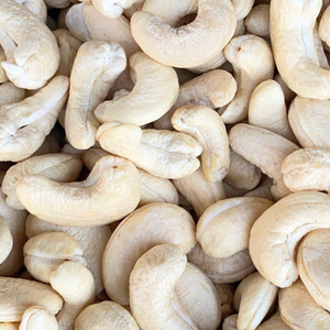 เม็ดมะม่วงหิมพานต์ดิบคุณภาพดีที่สุด WW180, WW240, WW320, เม็ดมะม่วงหิมพานต์ LP ขนาด 1 กก. ขายส่งส่งออกไปยังดูไบ สหภาพยุโรป และตะวันออกกลาง - Product Image 1