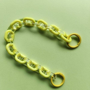 Chaîne à maillons en résine acrylique de créateur, best-seller, audacieuse et tendance, pour colliers et accessoires, disponible à la vente - Product Image 2