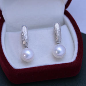 Pendientes de Perlas Blancas de Agua Dulce al por Mayor de 10-11 mm para Mujer, Plata S925, Diseño Minimalista con Luz Intensa, Diseño de Colgante Fino, Ligeras Imperfecciones - Product Image 3