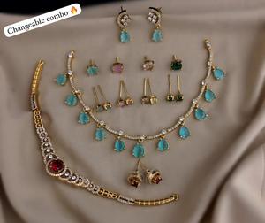 Ensembles de colliers de qualité supérieure, offre combinée idéale pour les occasions festives et les tenues décontractées, bijoux légers et minimalistes. - Product Image 4
