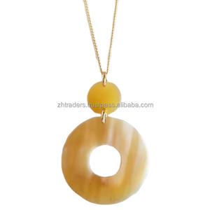 Collier chaîne en corne de buffle de luxe, fabrication artisanale, personnalisation avec couleurs et logos personnalisés, vente en gros disponible en Inde - Product Image 1