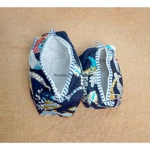 New Stylish 3-Piece with Tassel chain decoration Quilted Fabric Zipper closure Vanity Set Durable Portable Travel Organizer - Product Image 6