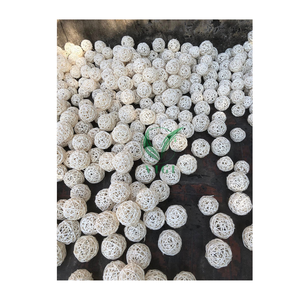 Bolas de mimbre de ratán hechas a mano de color suave para un estilo elegante de Navidad - Product Image 2