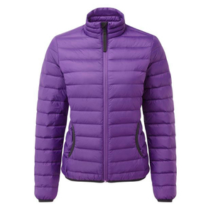 Chaqueta de plumón acolchada con capucha para mujer, cálida, de invierno, con cremallera, logotipo personalizado, informal, cortavientos, para exteriores - Product Image 2