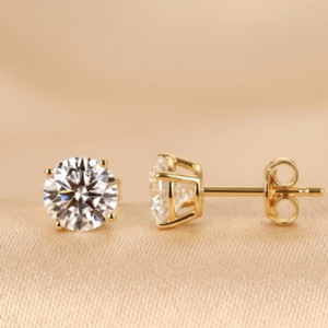 Boucles d'oreilles solitaires en diamant de culture, or 18 carats |   Boucles d'oreilles en diamant créé en laboratoire taille émeraude, clarté VVS, 6,5 mm |   Bijoux fins - Product Image 3