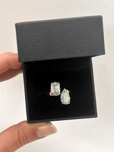 Anillo de compromiso Toi Et Moi con diamantes cultivados en laboratorio, corte esmeralda, 3.5 quilates en total, oro macizo de 14K/18K, doble piedra, moderno, para novias. - Product Image 6