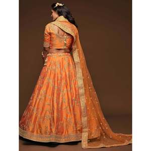 Lehenga Choli de boda de seda superior con arte bordado de hilo naranja para ropa de boda - Product Image 1