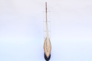 Modelo de Barco de Vela de Madera Hecho a Mano - Yate de Carreras Clásico Clase J con Acabado Pintado, Modelo a Escala para Decoración de Hogar u Oficina, Endeavour - Product Image 4