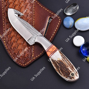 Cuchillo Forjado a Mano de Hoja Fija con Punta de Clip, Gancho para Deshuesar, para Campismo y Caza al Aire Libre, con Mango de Cuerno de Ciervo, Porte Horizontal - Product Image 2