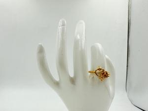 Anillo clásico de moda de Latón chapado en oro diseñado para un estilo moderno, asequible y de uso versátil - Product Image 3