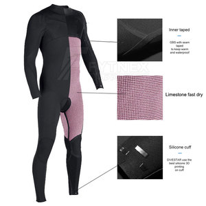 Combinaison de surf premium légère et écologique avec logo personnalisable sur le devant, protection UV, confort pour les aventures à la plage des hommes - Product Image 6