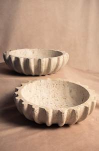 Bol en travertin fait main, pierre naturelle, décoratif, pour fruits, pour la décoration intérieure et la design d'intérieur de luxe - Product Image 1