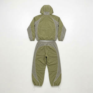 Chándal Verde Oliva para Hombre |   Conjunto Deportivo Resistente |   Ropa Deportiva Ligera y Elegante - Product Image 2