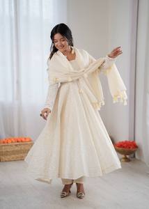 New Sea Green Lanzamiento Nuevo diseñador Party Wear Look Heavy Bordado Secuencia Trabajo con Faux Georgette con bordado de cuatro lados - Product Image 3