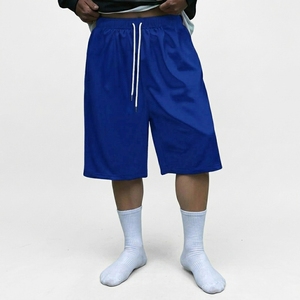 Shorts Capri en molleton épais pour hommes, coupe ample, jambe large, imprimé graphique, vente en gros - Product Image 2