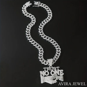 Pendentif Diamant Moissanite Grande Étoile en Argent 925 Plaqué Or, Bijou Hip Hop Unisexe Sertie de Pierres avec Certificat GRA Inclus - Product Image 3