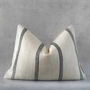 ปลอกหมอนอิงลายทางทำมือจากขนสัตว์ – ปลอกหมอนอิงตกแต่งสไตล์โบโฮทำมือสำหรับตกแต่งโซฟาและบ้าน - Product Image 4