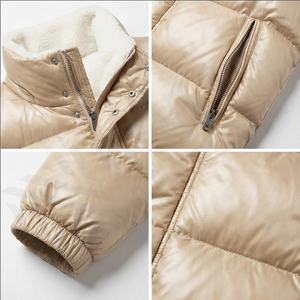 Fabricant de vêtements pakistanais OEM Veste bouffante personnalisée à la mode pour hommes Veste d'hiver rembourrée Brillant Offre Spéciale Nouveau style de mode pour hommes - Product Image 4