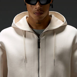 Sudadera con capucha y cremallera para hombre, estilo casual y urbano. - Product Image 1