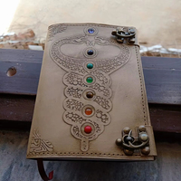 Journal relié en cuir véritable 100% fait main avec motif serpent et 7 pierres des chakras, carnet cadeau pour homme et femme