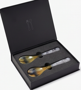 Juego de cuchara y tenedor de cuerno natural con mango largo y moderno, ecológico, ideal para viajes, bodas y hoteles. - Product Image 5