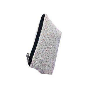 กระเป๋าซิปขนาดใหญ่ปรับแต่งได้ ผลิตจากป่านออร์แกนิกเป็นมิตรกับสิ่งแวดล้อม สำหรับจัดระเบียบ กระเป๋าเครื่องสำอางวีแกน ทำด้วยมือจากเนปาล ยั่งยืน พร้อมโลโก้ - Product Image 4