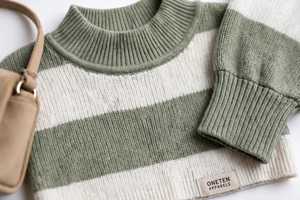 Suéter de Punto a Rayas Verdes con Cuello Alto de Oneten Apparels - Product Image 6