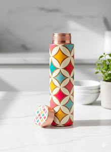 Botella de cobre con diseño floral pintado sobre fondo blanco para decoración de cocina, adorno para el hogar y almacenamiento decorativo, elegante y práctico. - Product Image 4