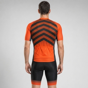 Meilleur produit tendance : Ensemble de tenue de cyclisme ajustée, designs personnalisés, uniforme de cyclisme de haute qualité à prix abordable - Product Image 2