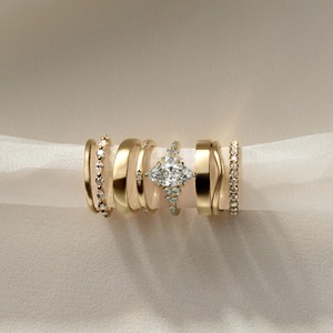 Bague de fiançailles en or massif 14 carats avec diamant taille marquise, halo et bande pavée, certifiée IGI, style classique - Product Image 3