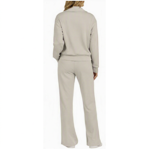 Conjunto de chándal de 2 piezas con cremallera y logotipo personalizado para mujer, chaqueta con cuello alto y pantalones acampanados de pierna ancha, conjunto de ropa informal suave para estar en casa - Product Image 4