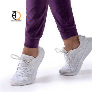 Ensemble de survêtement personnalisé pour femme en nylon, coupe-vent léger, sans couture, avec logo, pour l'été (hoodie et short) - Product Image 5