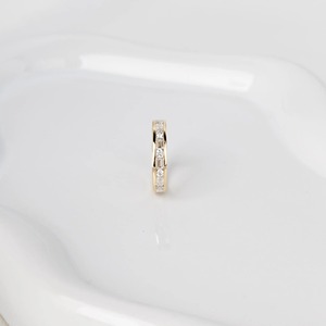 Anillo de Eternidad Completo con Esmeraldas y Diamantes Cultivados en Laboratorio con Corte Redondo en Oro Amarillo de 14K, Elegante Anillo de Boda, Regalo de Aniversario para Mujer - Product Image 4