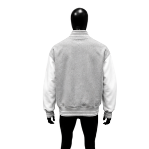 Veste universitaire classique premium gris argenté en molleton de coton et polyester, col rabattu décontracté, manches régulières, couleur unie, boutonnée - Product Image 2
