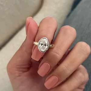 Anillo de Compromiso de Oro de 14K con Diamante Cultivado en Laboratorio de Corte Ovalado de 4 Quilates, Anillo de Boda Solitario, Elegante Regalo de Aniversario para Ella - Product Image 2