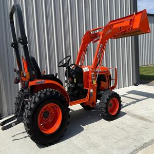 Tracteur de pelouse compact Kubota B2320 haute performance avec plateau de tonte, 23 CV, diesel, 4x4, équipement utilitaire pour ferme et jardin, prix réduit - Product Image 1