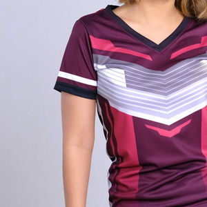 เสื้อยืดคุณภาพสูง สวมใส่สบาย สีสันตามสั่ง พิมพ์ลายแบบซับลิเมชั่น เนื้อผ้าคอตตอนนุ่ม เสื้อยืดโพลีเอสเตอร์เปล่า สำหรับผู้หญิง พร้อมบริการ OEM - Product Image 3