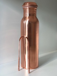 Botella de Agua de Cobre Puro con Acabado Martillado, Diseño Minimalista, Portátil para Viajes - Product Image 5