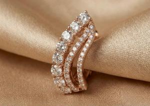 Pendientes de Oro Rosa de 9KT con Diamantes en Forma de Pera para Mujer, Diseño Moderno con Pavé Cruzado - Product Image 2