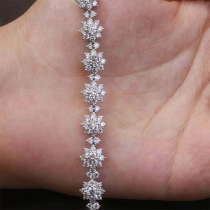 Pulsera de Tenis Floral de Moissanita, Lujosa Pulsera de Eslabones con Flores Brillantes, Elegante Joyería Fina, Regalo para Mujer - Product Image 4